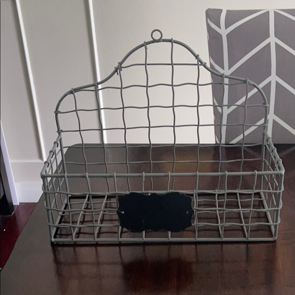 Metal basket/holder with chalkboard plate